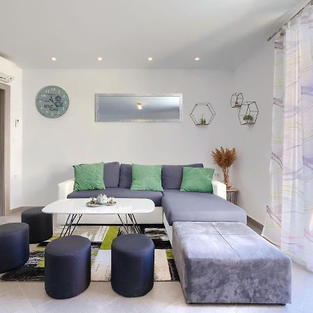 Apartment Joy By Interhome Pula Exterior photo
