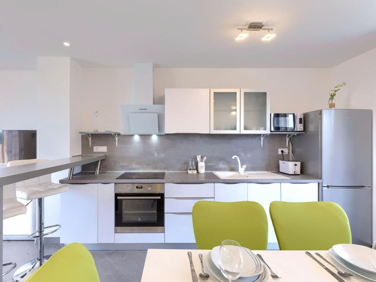 Apartment Joy By Interhome Pula Exterior photo