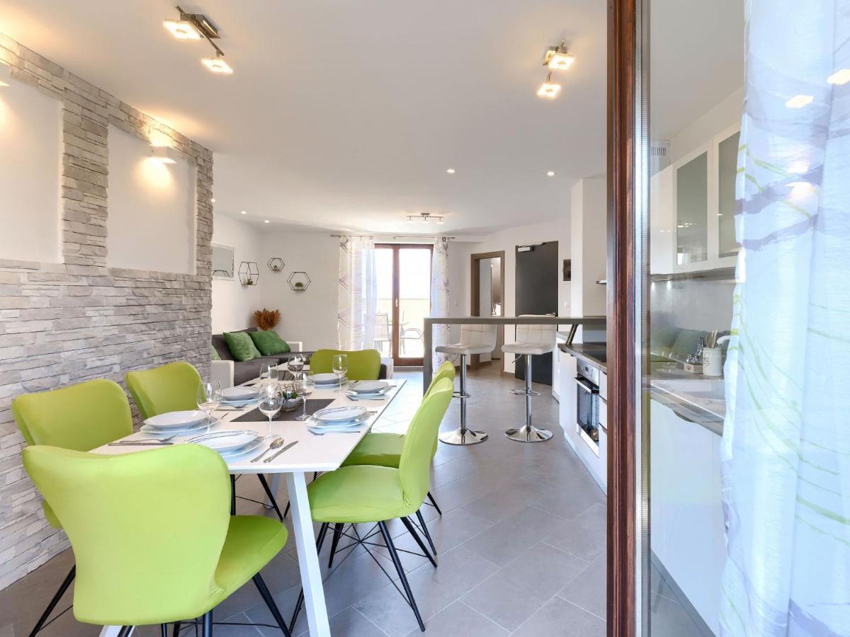 Apartment Joy By Interhome Pula Exterior photo