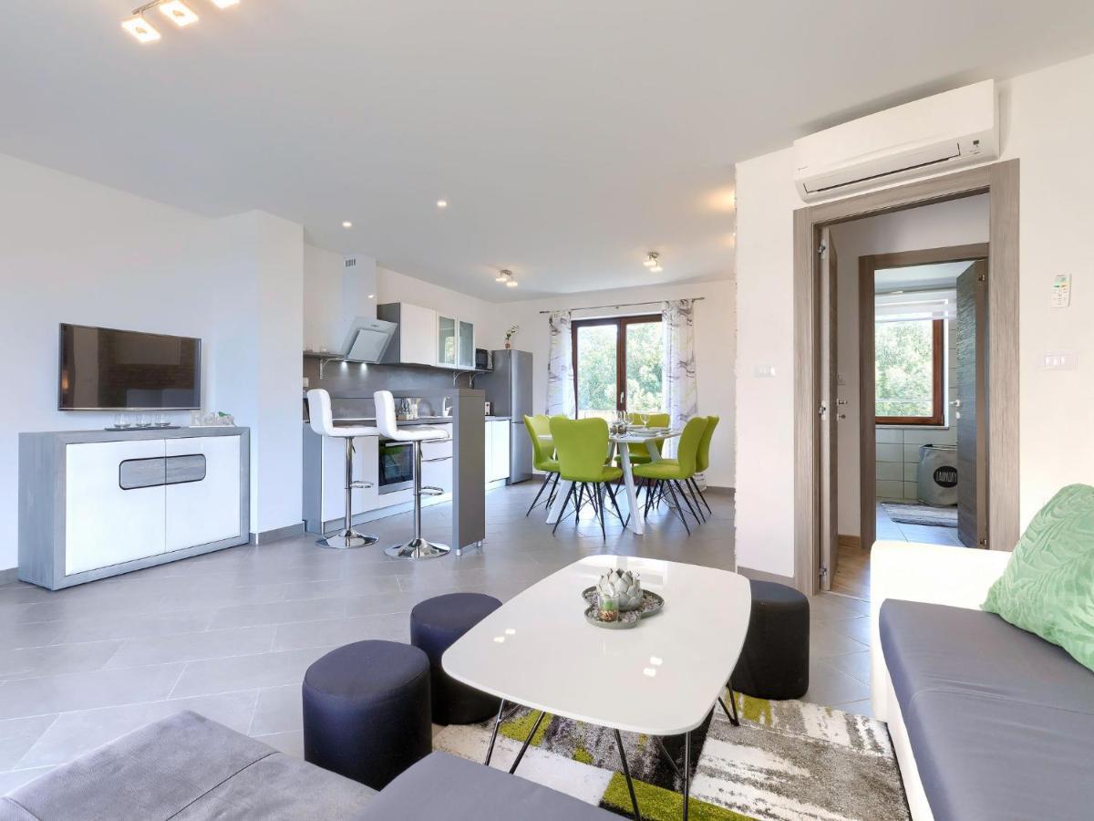 Apartment Joy By Interhome Pula Exterior photo