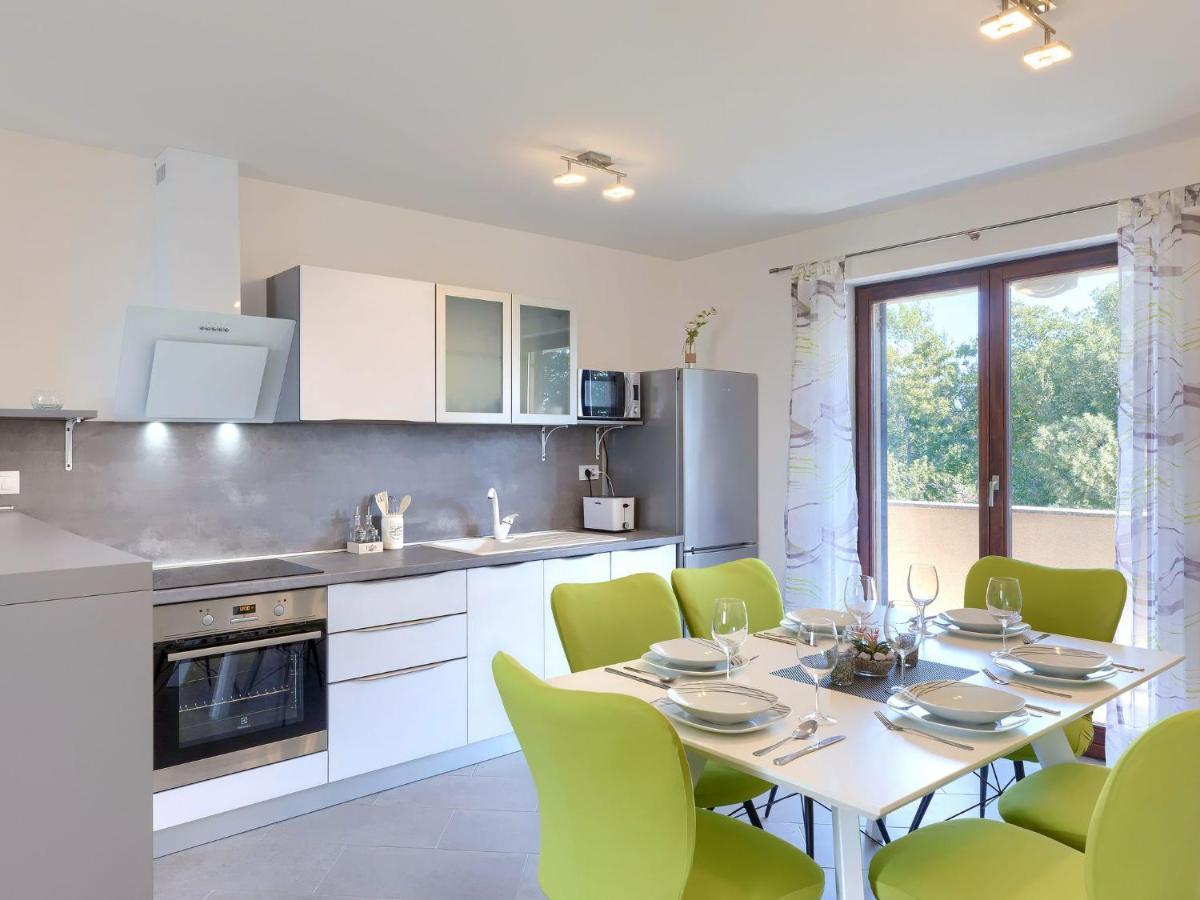 Apartment Joy By Interhome Pula Exterior photo