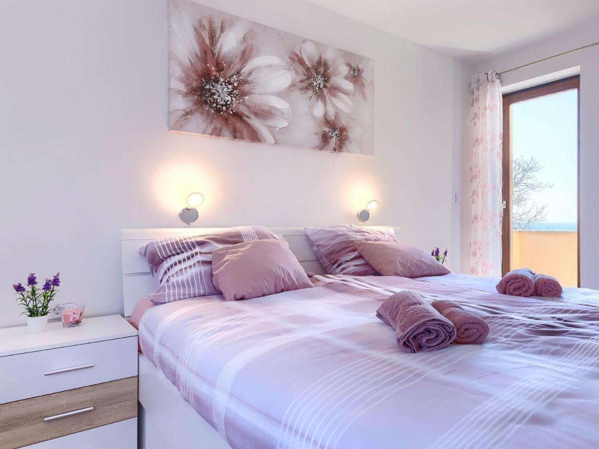 Apartment Joy By Interhome Pula Exterior photo